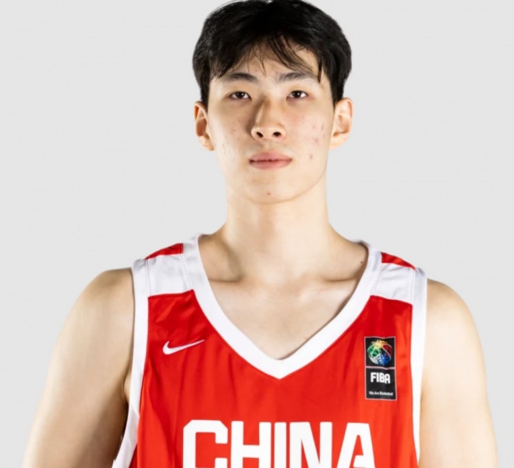 媒体人：中国U18男篮这一批好苗子未来如何培养才是关键中的关键